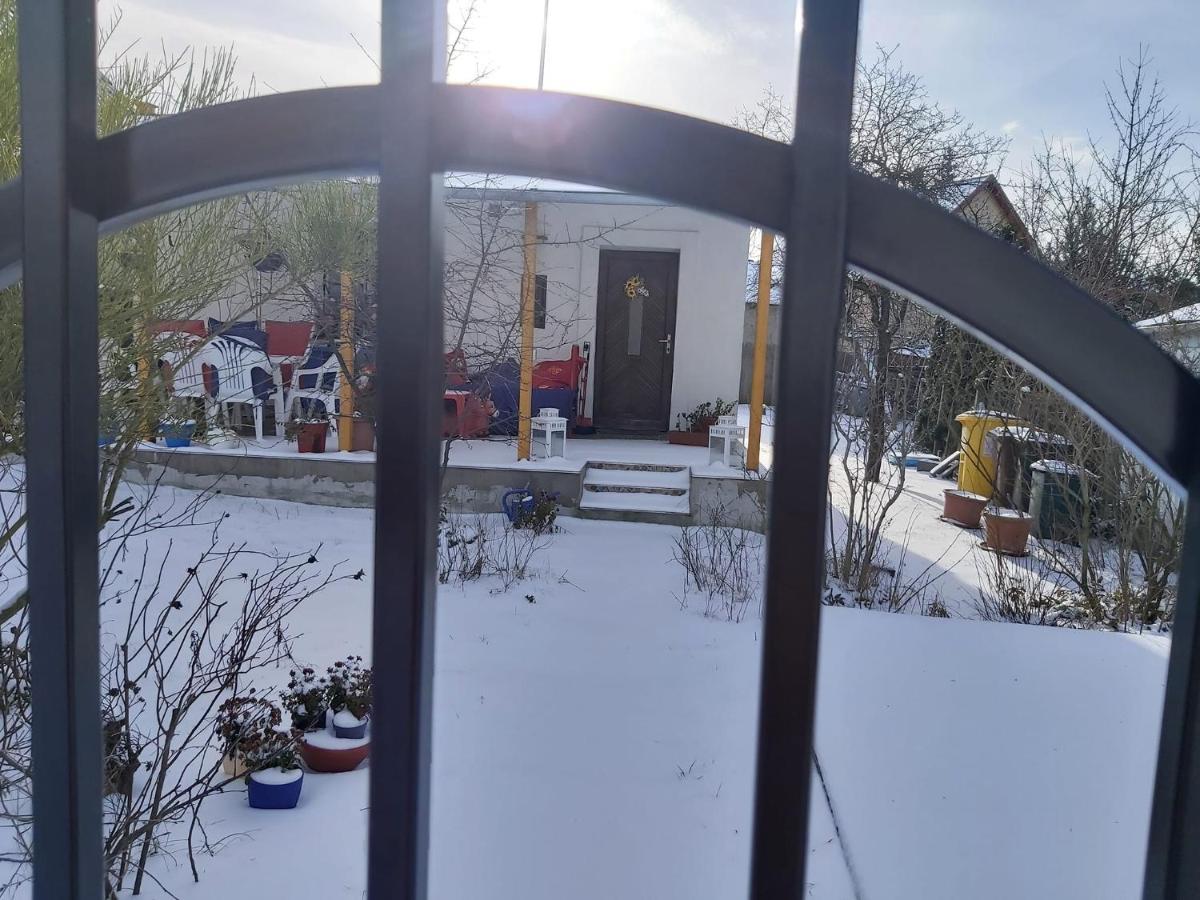 Deel Apartman Nyíregyháza Exteriör bild