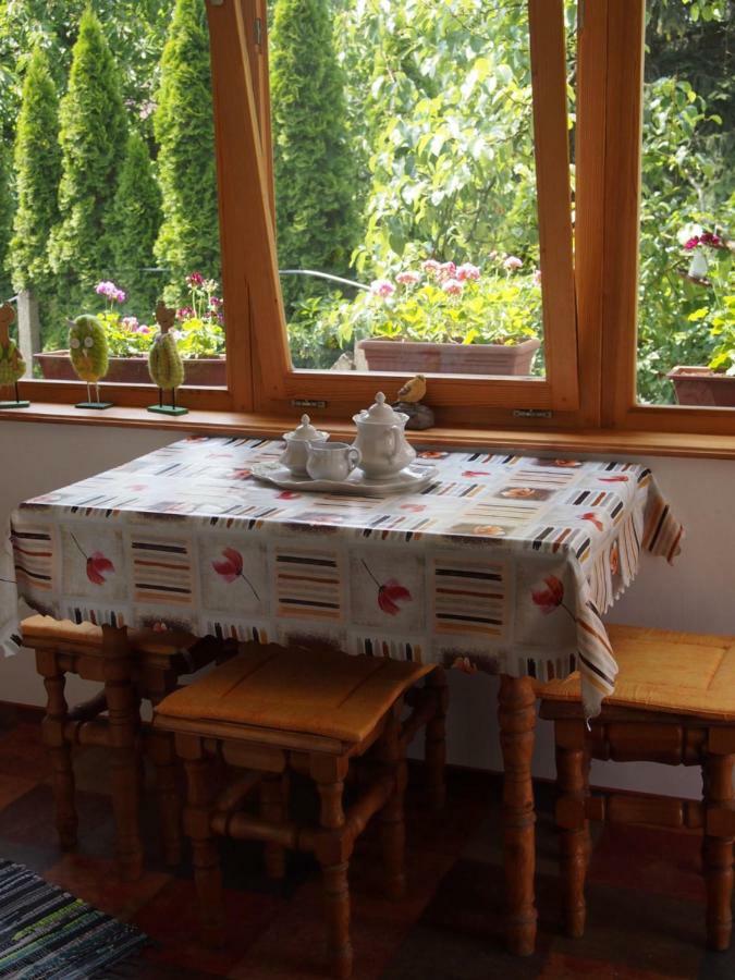 Deel Apartman Nyíregyháza Exteriör bild