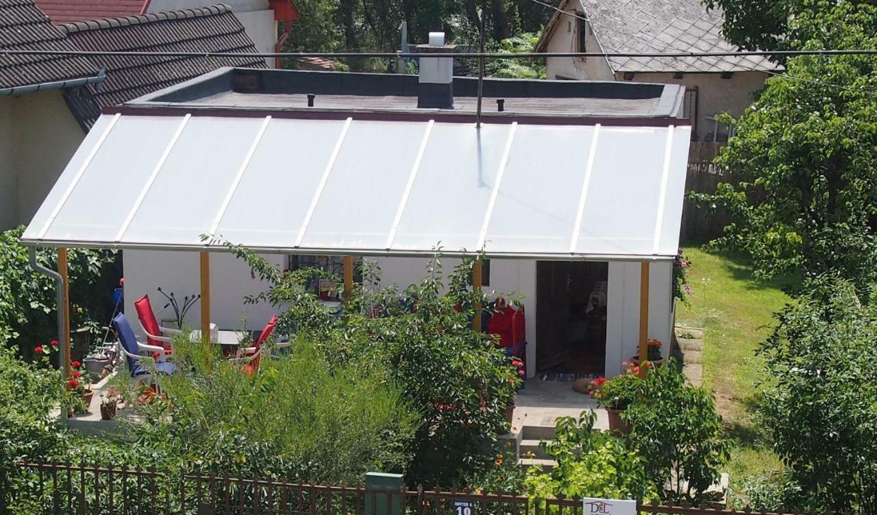 Deel Apartman Nyíregyháza Exteriör bild